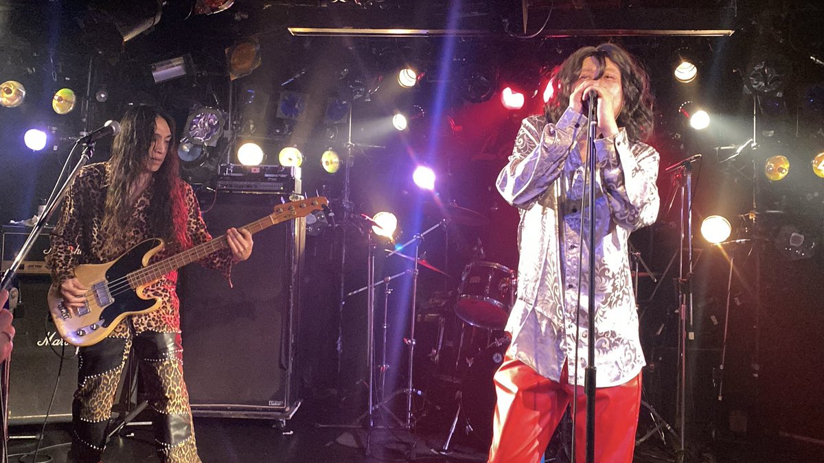 akico82hp's tweet photo. いろもんLIVE観てきたよ！
はにぽけメンバーに似て非なる方たちがいたよ！さすがの演奏力とパフォーマンスで期待以上にかっこよかった！
慰労されました🙏

…慰労ってなんだっけ
🔍検索 https://t.co/7u1TbCHp8q