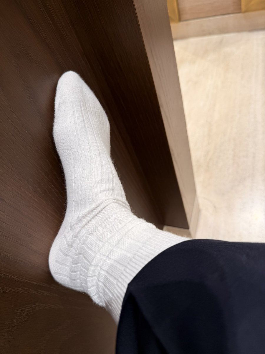 menlovesock's tweet photo. 今天穿白襪

#白襪 #皮鞋白襪 #原味白襪
 #原味襪 https://t.co/Mj3NIB6hx2