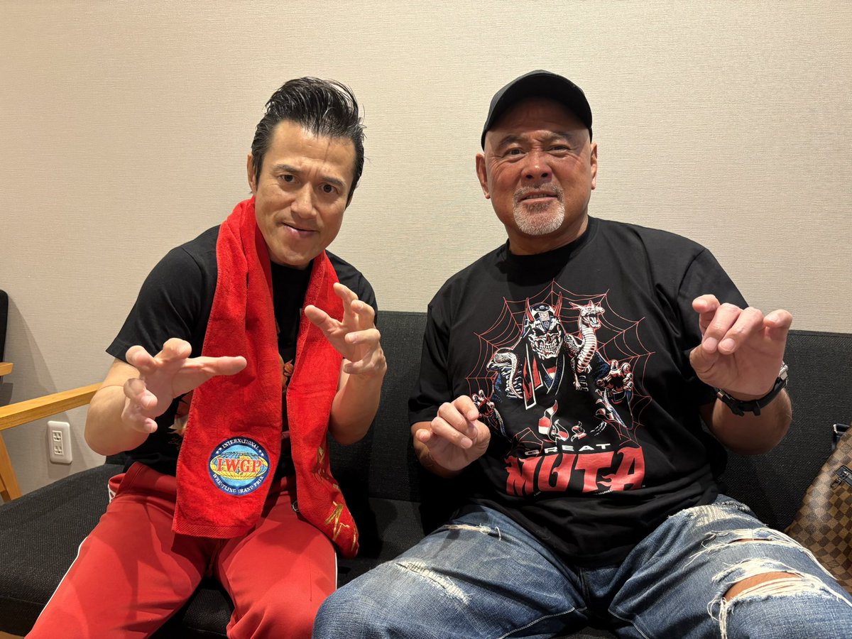 muto_keiji's tweet photo. 新潟伊勢丹での猪木展イベント終了。
本当に久しぶりの新潟！
いつ以来か思い出せない！
しかしながらとんぼ返り！
夕飯は自宅で食べよう。 https://t.co/TogXtf30yI