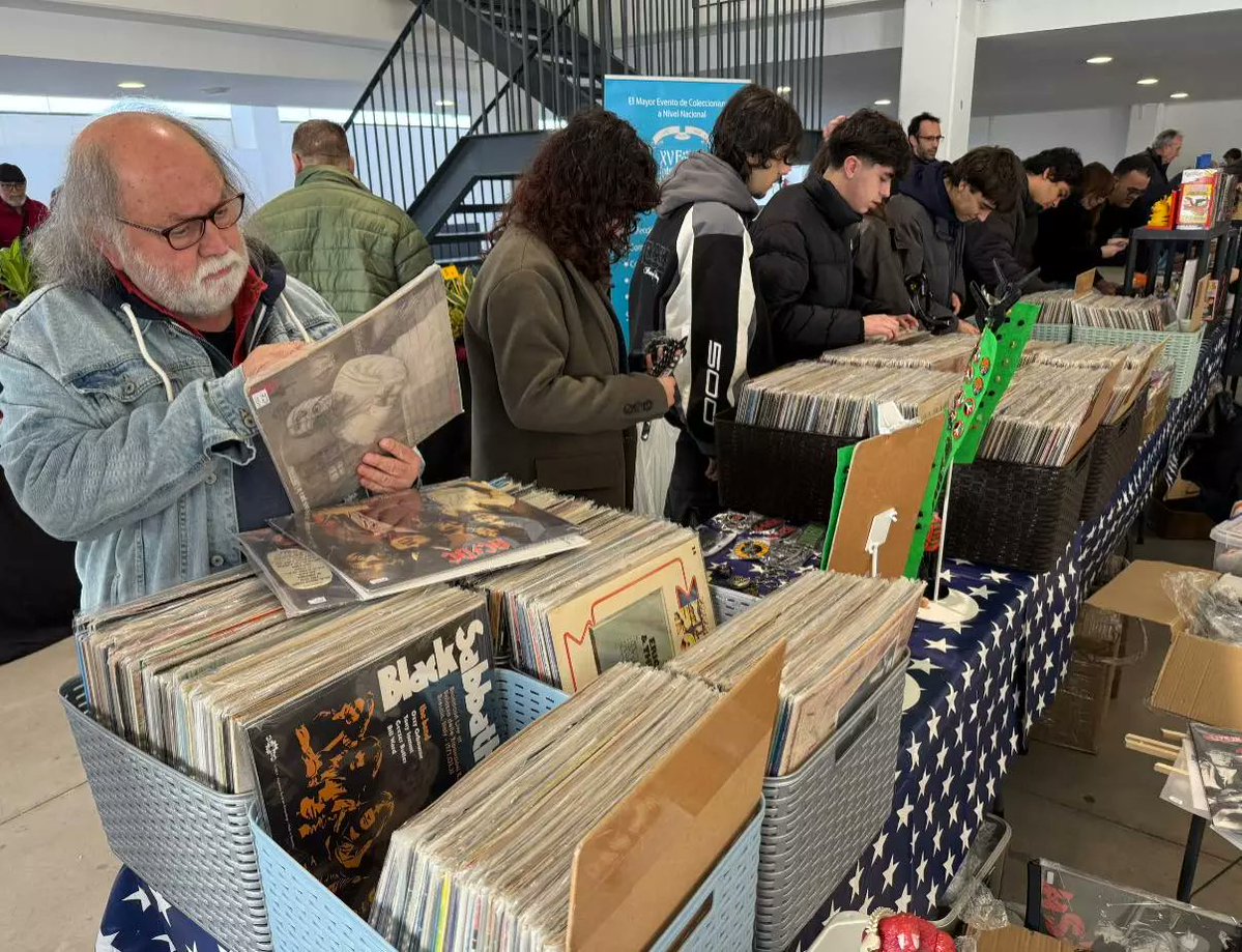 nuestracomarca's tweet photo. Los cromos del Mundial, en el Mercado de coleccionismo este domingo en Villanueva https://t.co/qyaX0WFPb6 https://t.co/XYSSgwqnmS