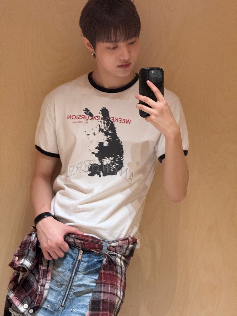 ej_Clothes's tweet photo. #의주 260606 위버스 게시물 [LUNÉ good night~🌕]

🏷️ETCE 이티씨이 TOGETHER SHORT SLEEVE TEE_WHITE

💲￦52,000 (품절)

🔗 https://t.co/hGF61iej9B

#andTEAM #의주 #ウィジュ https://t.co/crvfaUTUme