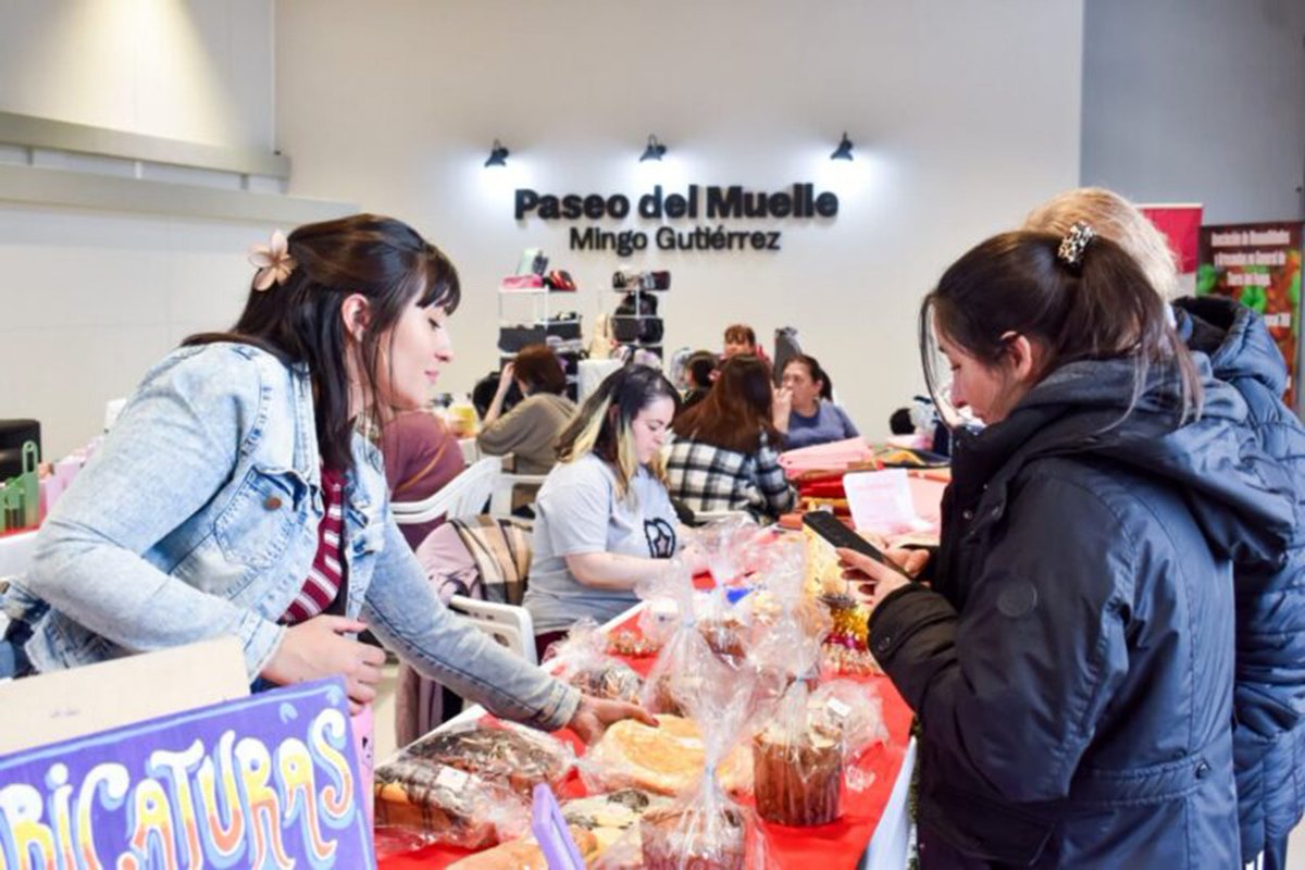 CriticaSur's tweet photo. “Bazar del Fuego” tendrá su segunda edición con talleres, emprendedores y propuestas para toda la familia. https://t.co/SvFfMeh5w7 https://t.co/S8oFlv4Ro7