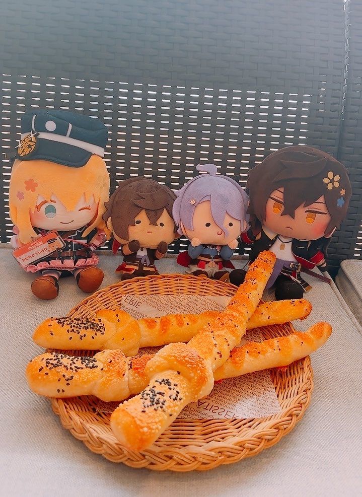 rabbit_cherryxx's tweet photo. 今年も乱ちゃんと大倶利伽羅と蜂須賀さんに会いに来たぞーーーー！！！！！！！ https://t.co/JWlS4aP5de