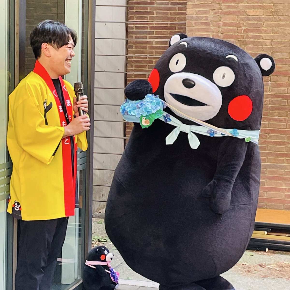 amiami63's tweet photo. やっと会えたらもう６月
紫陽花コーデかわいいモン
💠💠🐌💠🐸💠💠
 #くまモン に振り回されボヤきたい時も『紫陽花の花言葉』を思い出して耐えるのじゃ… ｺﾉｺﾝﾋﾞﾉｺﾝﾄｻｲｺｰ✨
(あ〜『移り気』て花言葉もあるよねぇ😁💦) https://t.co/E9VrXhGT9L