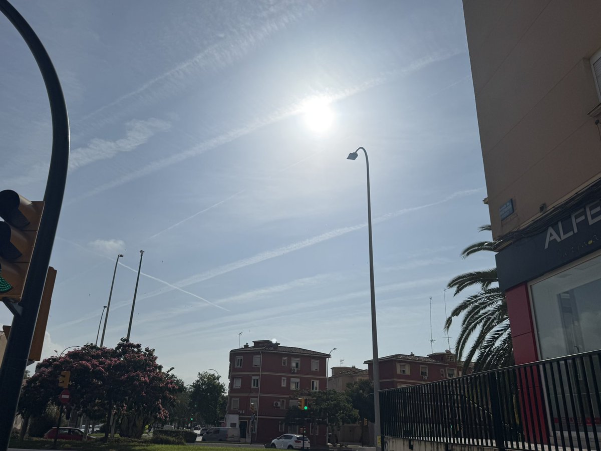 yanbelmontet's tweet photo. #chemtrails #HAARP Málaga.
Que bonito!!!! https://t.co/lp2LCJRnwL