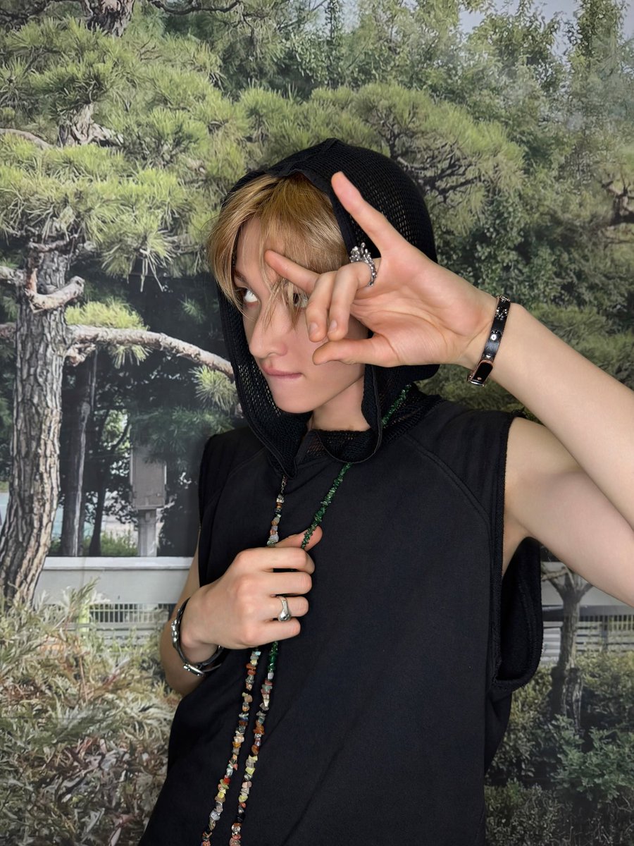 러브 tweet media