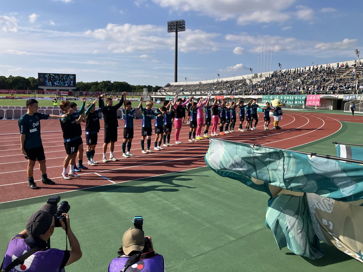 onohide_scs's tweet photo. J2J3百年構想リーグ、プレーオフ第2戦のSC相模原vsロアッソ熊本は中山陸選手の2得点、杉本蓮選手の得点で3-0で勝利。
MCの福田さんもおっしゃっていたようにGKキムミノ選手のビッグセーブから流れが変わり素晴らしいエナジーフットボールを体現してくれました。 https://t.co/GBd3Ipl6z6