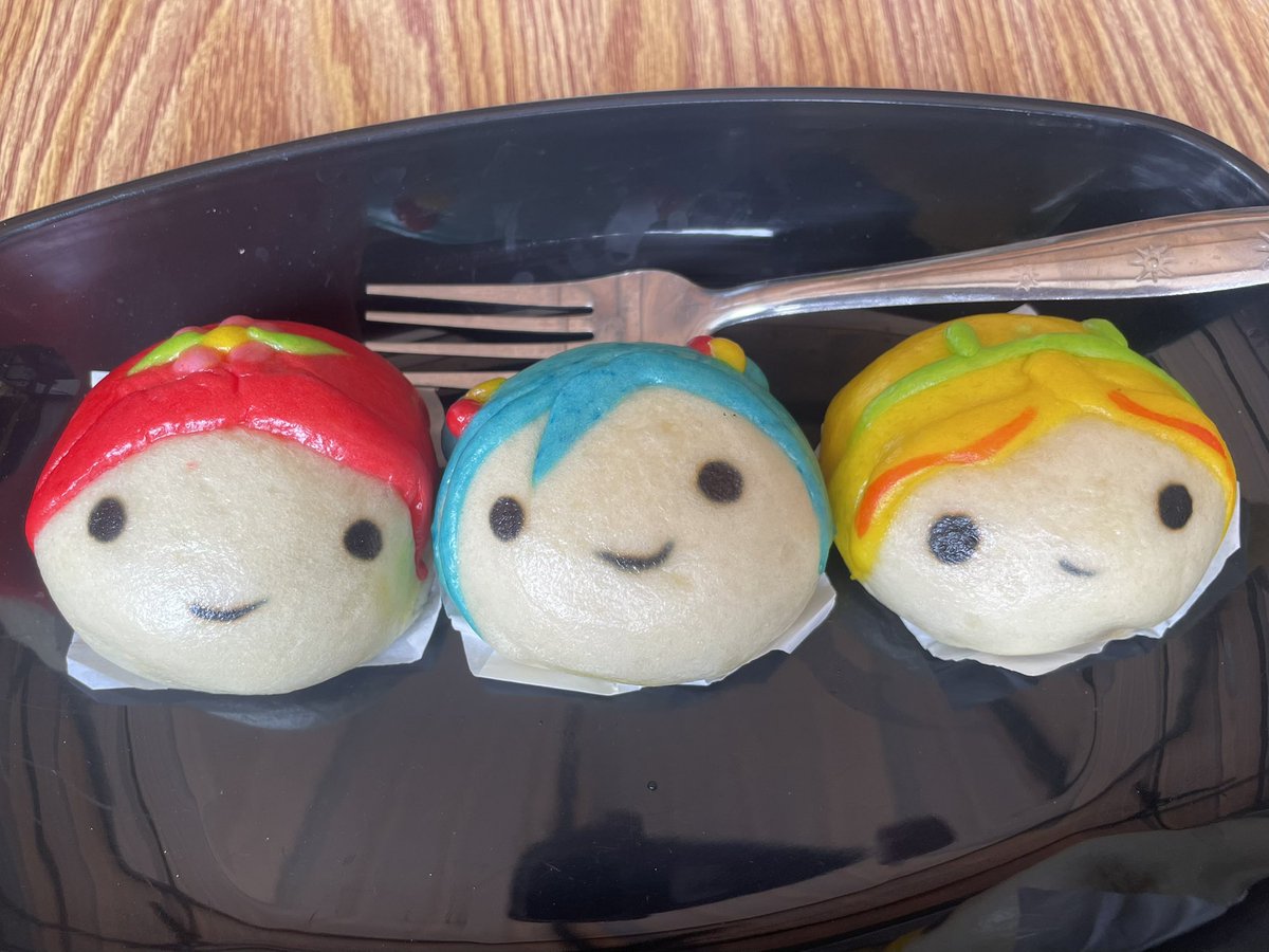 yvesjakpus's tweet photo. Iseng pesen bakpao kukus di warkop deket rumah malah dapet triple baka https://t.co/ikMvNLlv43