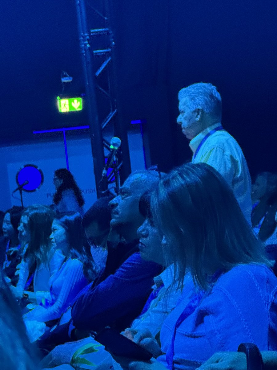 KDAO2011's tweet photo. @RheumNow asking why MTX is part of steroid sparing reccs for GCA and PMR— but where’s the evidence?
Response by speaker: because IL6i and UPA are not avail in several countries, this is why MTX was recc despite’s limited evidence #EULAR26 https://t.co/cmIZGVBkrg