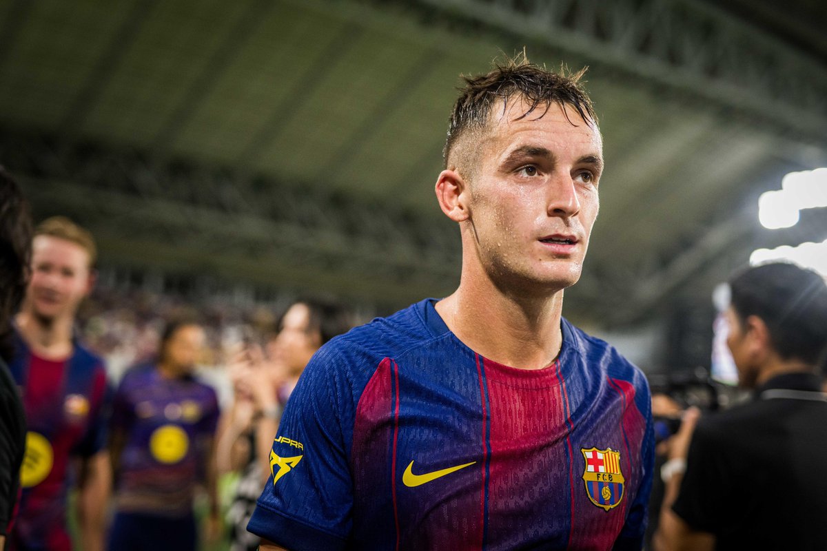 forcabarca_ar's tweet photo. أناييس مارتي (La Vanguardia): كاسادو يردد دائمًا أن برشلونة لا تغادره بنفسك، بل يجب أن يخرجوك منه

كانت هناك محادثة مع هانسي فليك وديكو، حيث تم إبلاغه أو التلميح له بأنه من الأفضل أن يبحث عن مخرج https://t.co/0nfp149Iqi