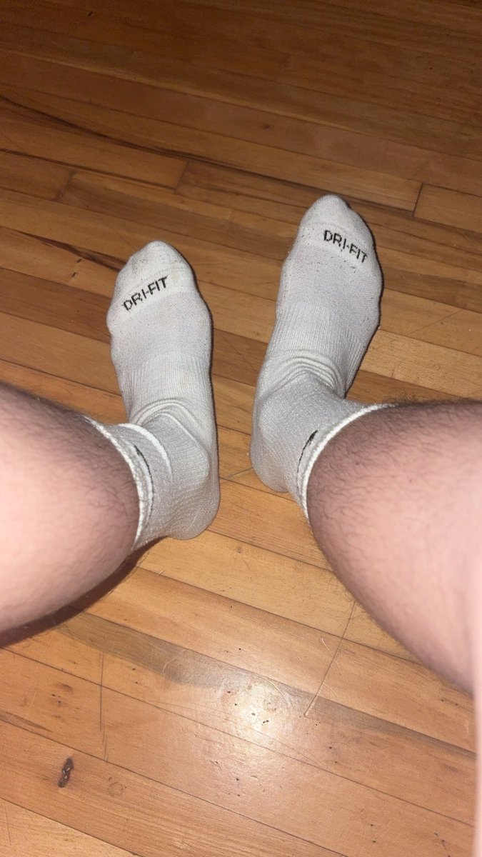 leavetheplanet0's tweet photo. who wants a sniff? https://t.co/Vucngv9JWR