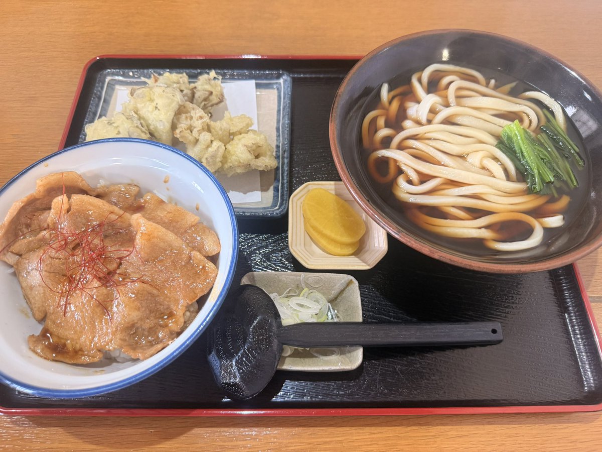 RickySAX's tweet photo. 今日は奥日光での演奏🎷
奥日光に入る前に日光でランチ！！
夜は奥日光でお待ちしてます😁 https://t.co/b1rAh4rU0D