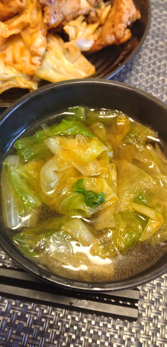 ken_seta's tweet photo. 明日はプロポーズの日
#明日は #明日は何の日 #飯テロ #回鍋肉 #レタスのコンソメスープ #おうちごはん #料理 #料理好き #料理好きな人と繋がりたい #嫁にしたい男 https://t.co/R0SRoRSOan