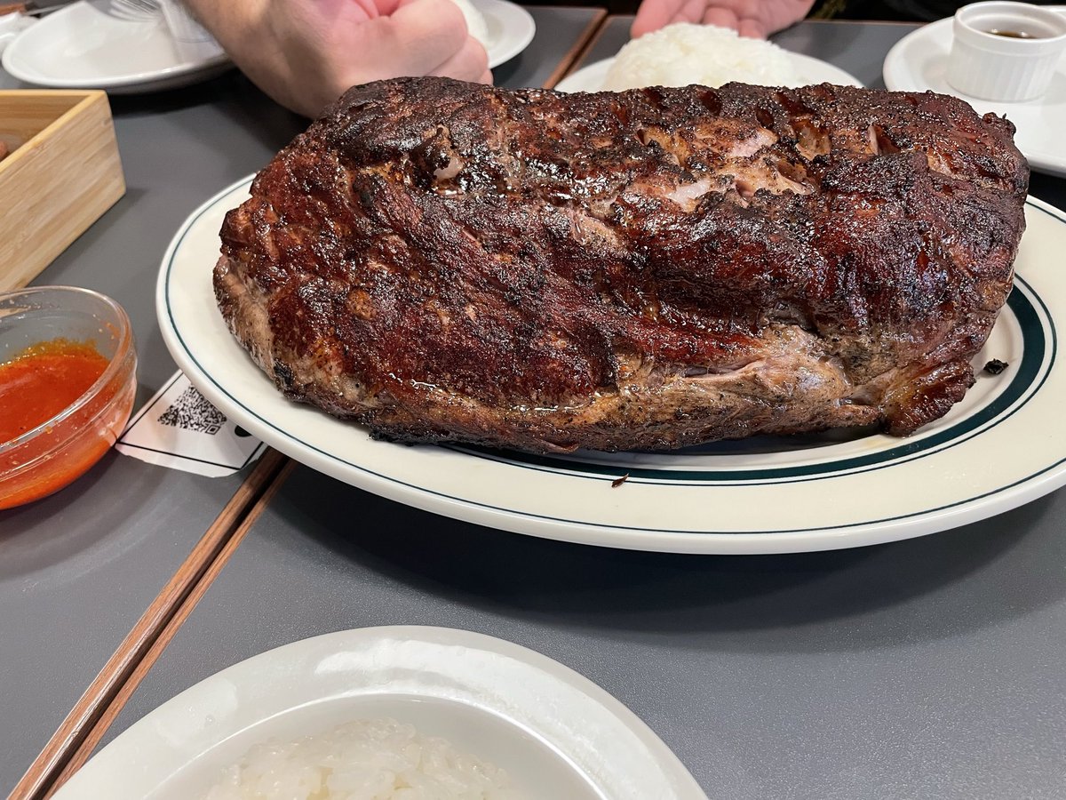 akinoha0083's tweet photo. 2キロの肉塊
流石に友人とシェアw https://t.co/xpCENSlql4