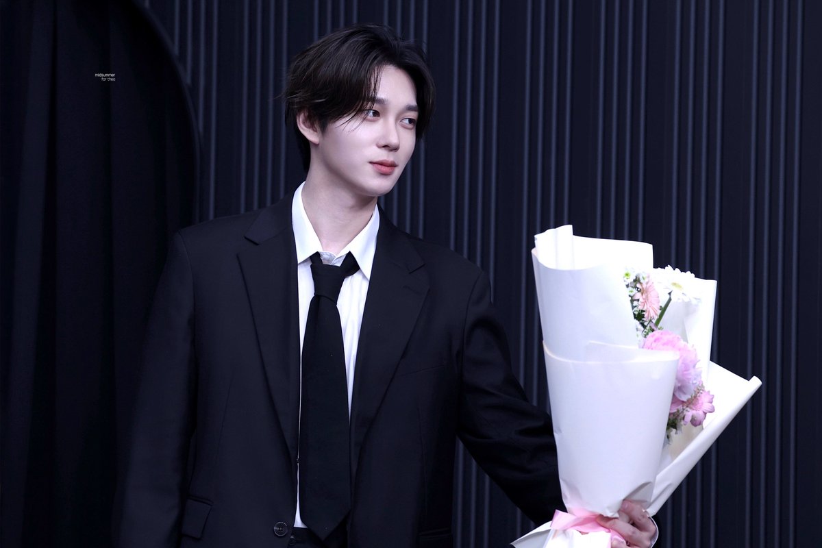 midsummerforu's tweet photo. 260605 대면팬싸 #테오 #THEO

💐 https://t.co/fuUMT91p8g
