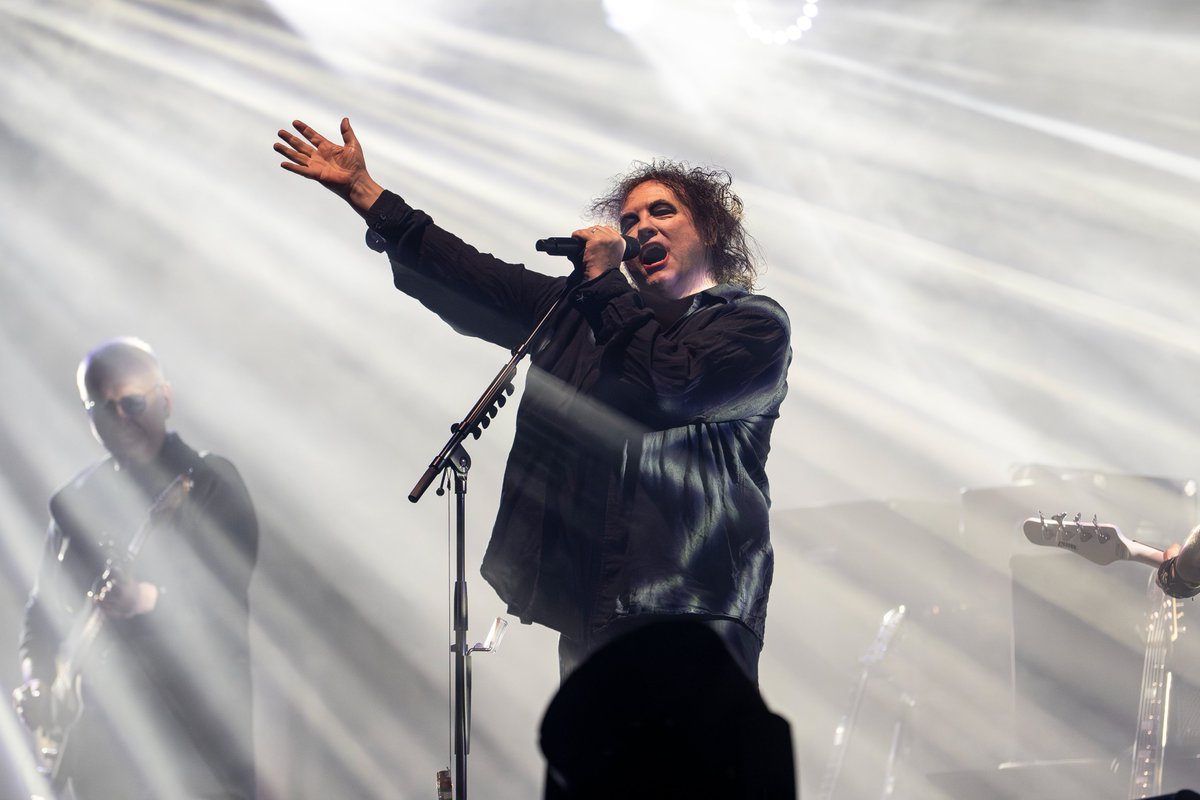 thecure's tweet photo. GRACIAS PRIMAVERA!
THE PERFECT WAY TO START OUR FESTIVAL SUMMER! https://t.co/NJTXiVgIye