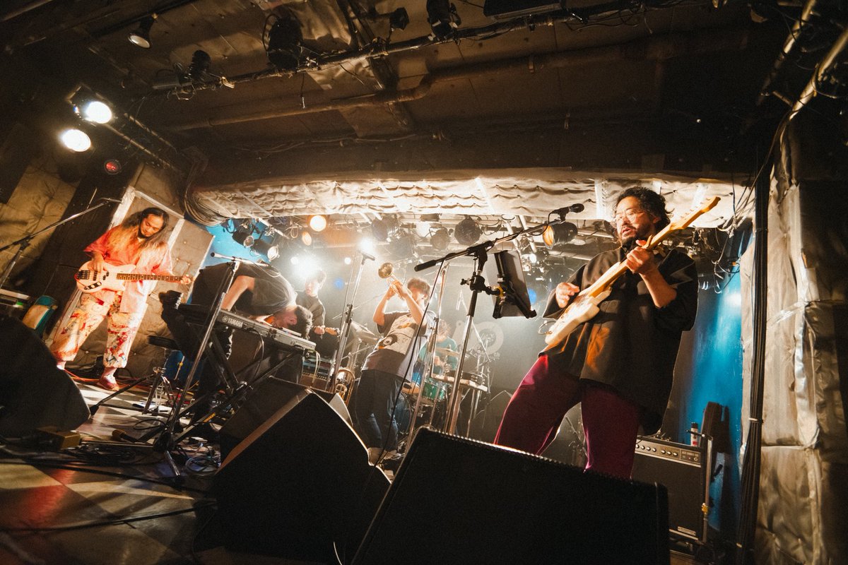 wtrp's tweet photo. 【振り返り：6/3 LOFT &amp; SHELTER presents POOL SIDE】
雑にここ数日のライブの様子をRTなどで掘り返しつつ...
改めて3日のLOFT公演、スーパーな対バンの二組、ご来場の皆さん、クルーの皆さま、ダゼさん、ありがとうございました🙏良い夜でした。
ちあきさん@HLG2524 のスーパーグッドな写真を見て https://t.co/KHKTalATY3