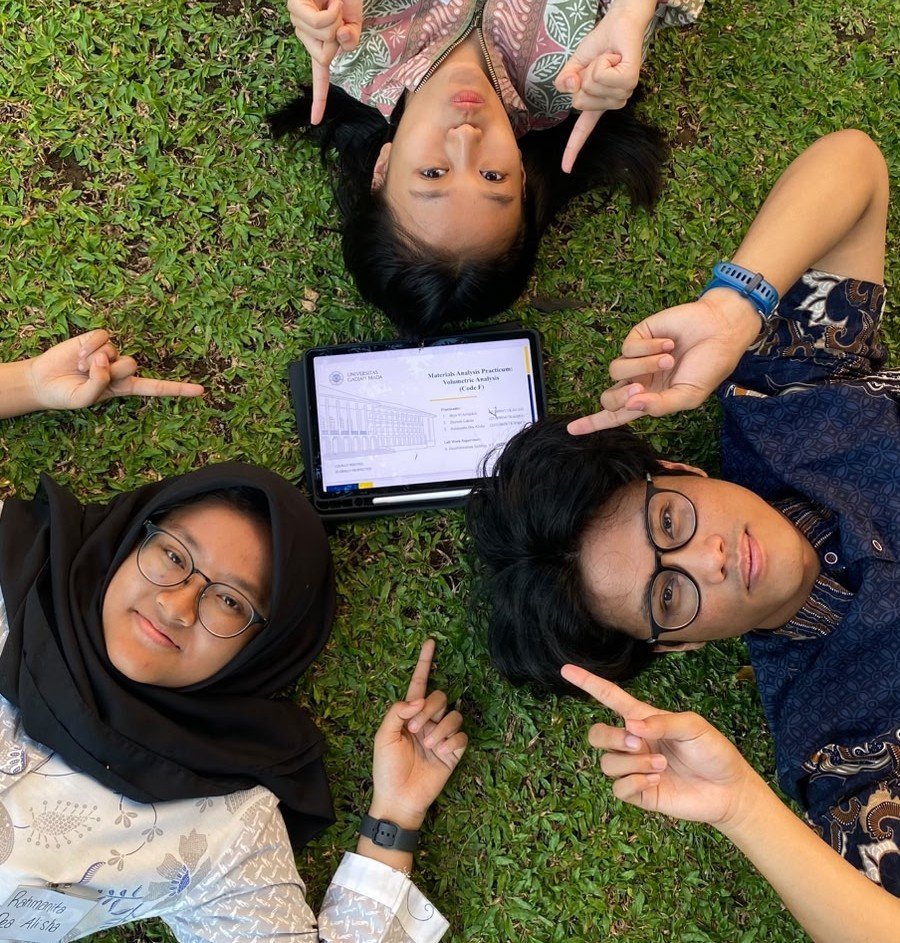 mapleafts's tweet photo. Selamat S.PAB guys!! Bismillah membantai Responsi 😏☝️🔥 https://t.co/If5jM81sTM