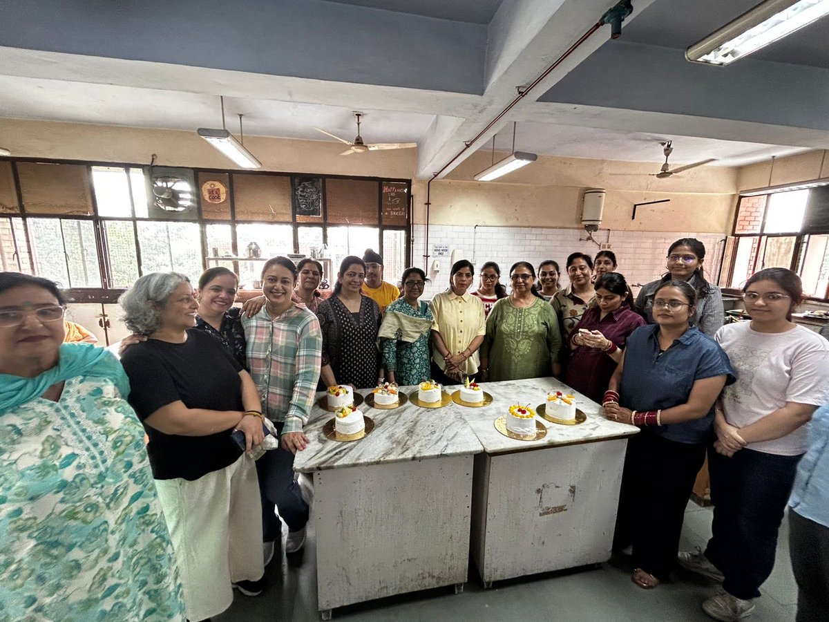 aihm_chd's tweet photo. Dr Ambedkar Institute Of Hotel Management Catering And Nutrition Chandigarh wrapped up the Bakery Summer Course 2026 (June 1–5) with Master Chef Bhanu Sharma. Participants' appreciation made it memorable! #AIHMChandigarh #BakerySummerCourse2026 #MasterChefBhanuSharma #BakingSkill https://t.co/uC9mhvgdAK