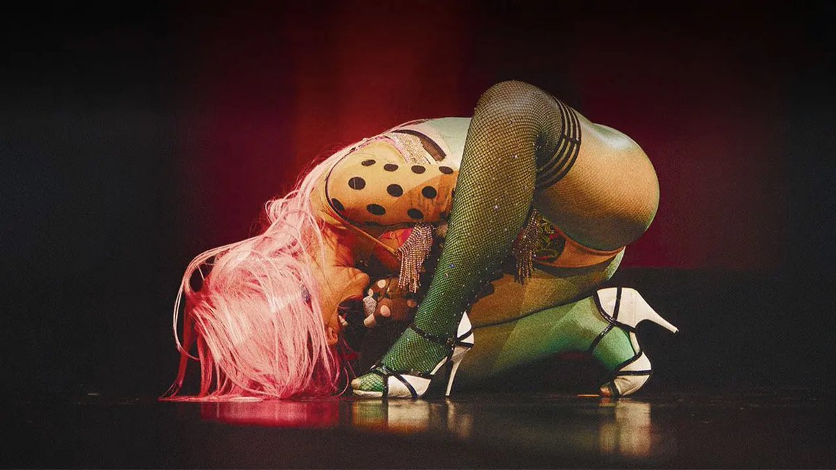 DojaCatFrance's tweet photo. C’EST LE JOUR J | Doja Cat sera sur scène ce soir à Lyon à la @LDLC_Arena https://t.co/wirxEuqzEB