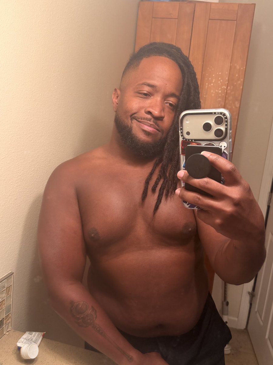 HeyThickums's tweet photo. Chest isn’t growing fast enough for me but I’m not mad at its current state. https://t.co/tbs61wajSk