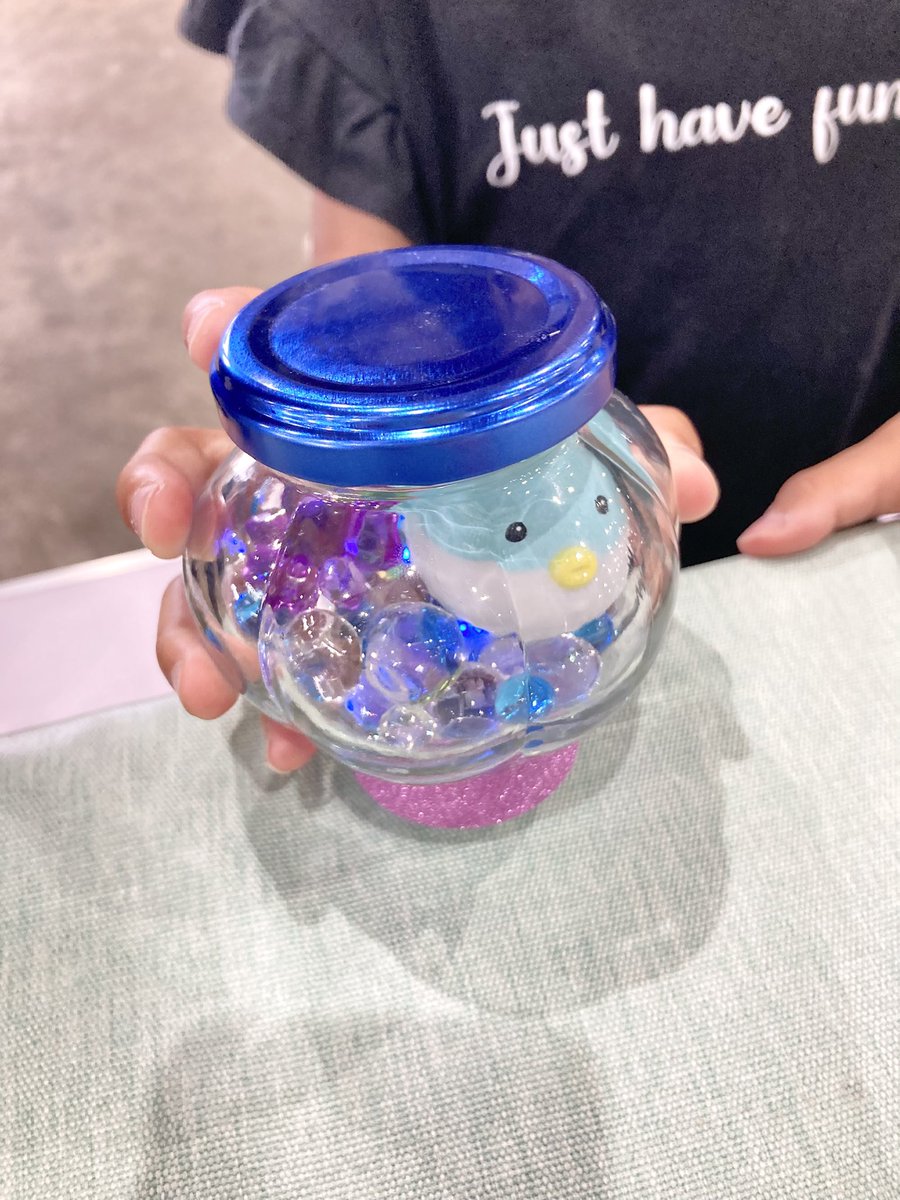 sachiya348's tweet photo. カムカム市場！花マルシェ、楽しかった〜🌼 花苗販売やキッズ対象のお花無料ラッピング体験、大人も参加できるお花プレゼントじゃんけん大会！ 皆さんお花を手にニコニコ💐☺️💕
さちやも花苗買いました♡
ワークショップも楽しんでもらえて幸せいっぱいの一日でした🥰 https://t.co/QeIU2SlkhA