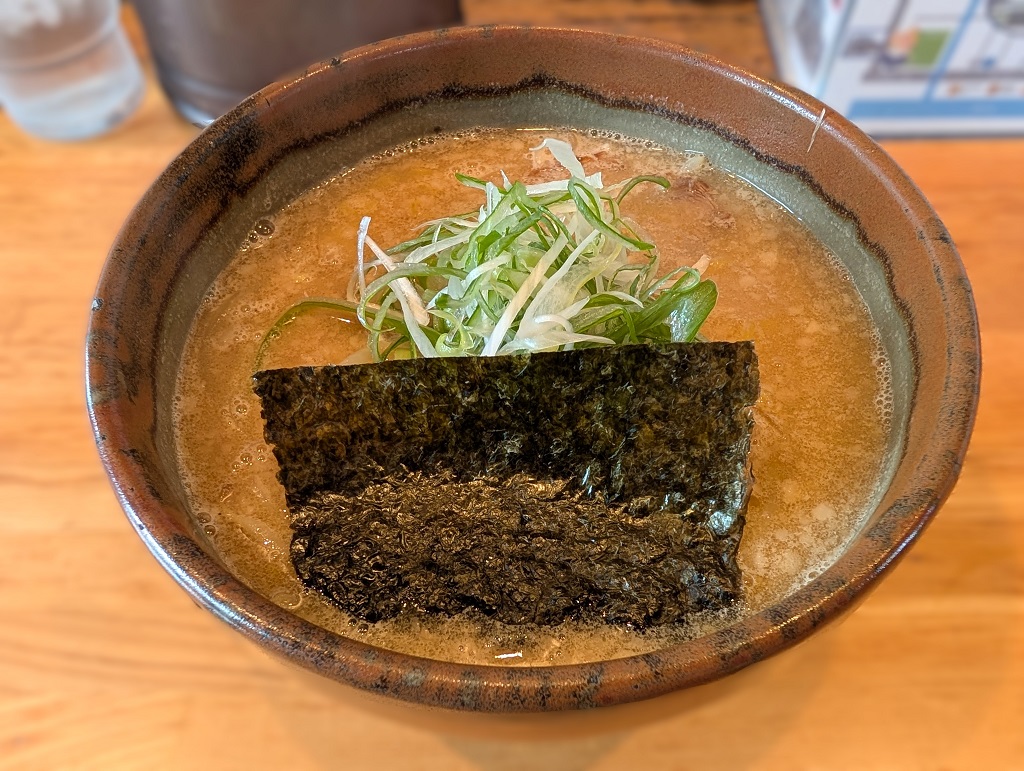 Landy_asa's tweet photo. らーめん高橋屋 で
味噌ラーメン🍜
＋ギョーザ（６ケ）🥟

今回は とんこつスープ

久しぶりの訪問だけど
相変わらず…ｳﾏｳﾏ🫠
#函館 #ラーメン https://t.co/ExRZXjNlxW