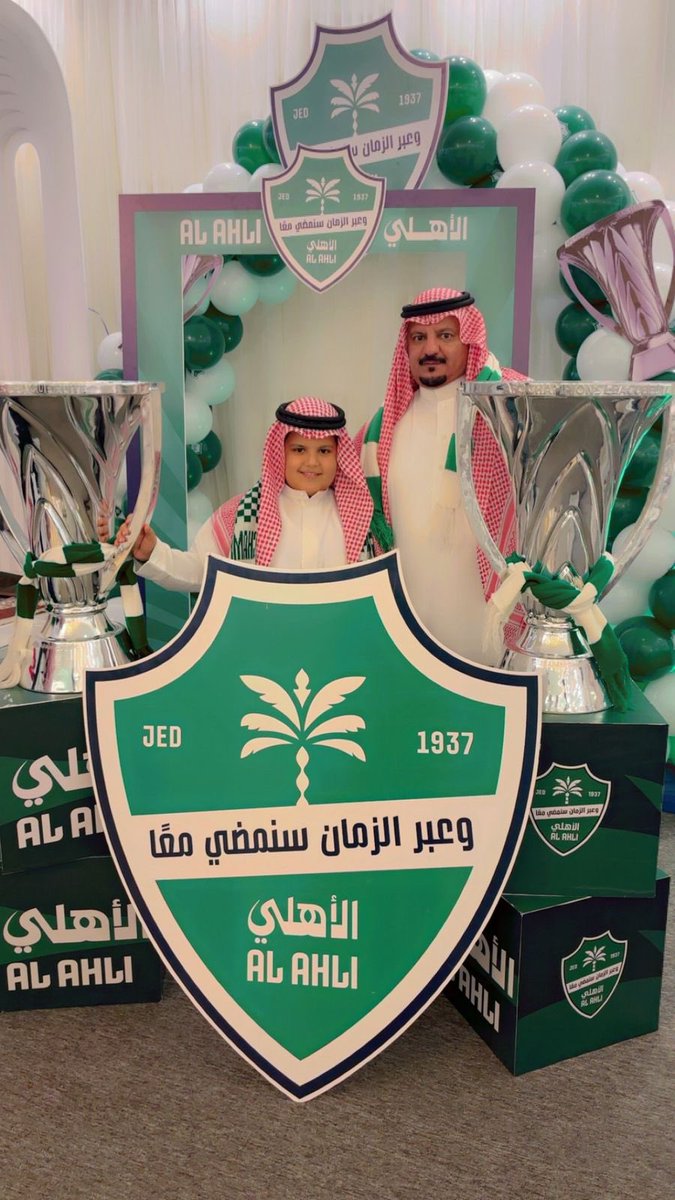jalshareef99's tweet photo. أنا وابني محمد بن جزاء الجودي الشريف 

مع كاسين النخبة https://t.co/4ZSLYp1UIK