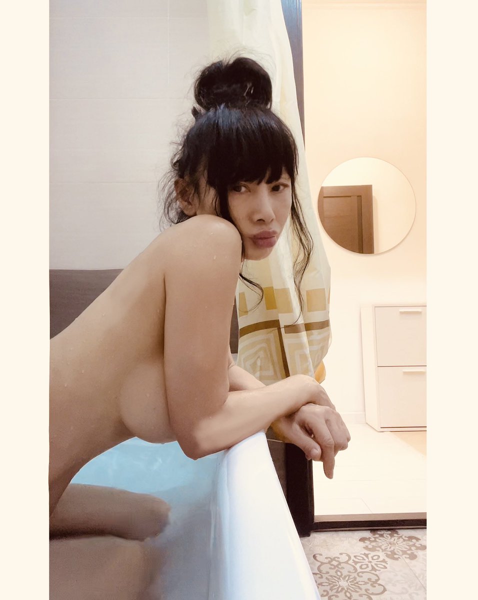 RealBaiLing's tweet photo. 3 pics which one do you like? #makeupfree just landed in my Hotel bathtub. after 24 hours crossing the ocean, flying from the West to the East. Luckily, I got a #bathtub,
Yes, I am in #Kazakhstan, #Almaty shopping https://t.co/cB6RRfnt6W my movies https://t.co/Z1sfVS9EpE https://t.co/SdhD4tpSLg