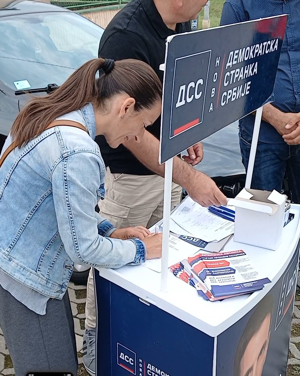 ndsspa's tweet photo. Štand u Opovu. Gradjani prilaze i učlanjuju se ! https://t.co/xRby8zeoOO