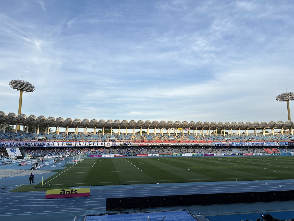Riverty_Blue's tweet photo. 百年構想リーグもいよいよ最終戦🐻
今日はここから応援します🐬
 #frontale https://t.co/EgEpGrhGaL