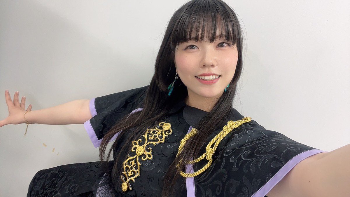 kanon_kanban's tweet photo. ミニライブもありがとうございました！
急遽ひとりでの出演になったので、せっかくなら…ということで、カラオケの機械を使って1曲歌わせていただきました！
みんな手拍子してくれたり踊ってくれたりして嬉しかった〜！
物販に遊びに来てくれた方もありがとう！お話できて楽しかったです🥰 https://t.co/xZGUb2gzvf