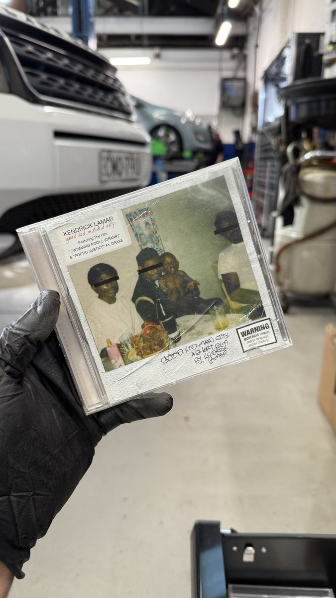 Karudss's tweet photo. 🇦🇺 da hunt bi baska!! alisveris sepetinde terk edilmis zilyon cesit dvd &amp;cd arasindan buldugum efsane albumlerden bikaci.

Mobb Deep - Best of
Nas - Illmatic
Eminem - TheEminemShow
Kendrick Lamar - GKMC
A$ap Rocky - LongLiveAsap
Red Hot Chilli Peppers - Californication
… https://t.co/yhlnsma8rc