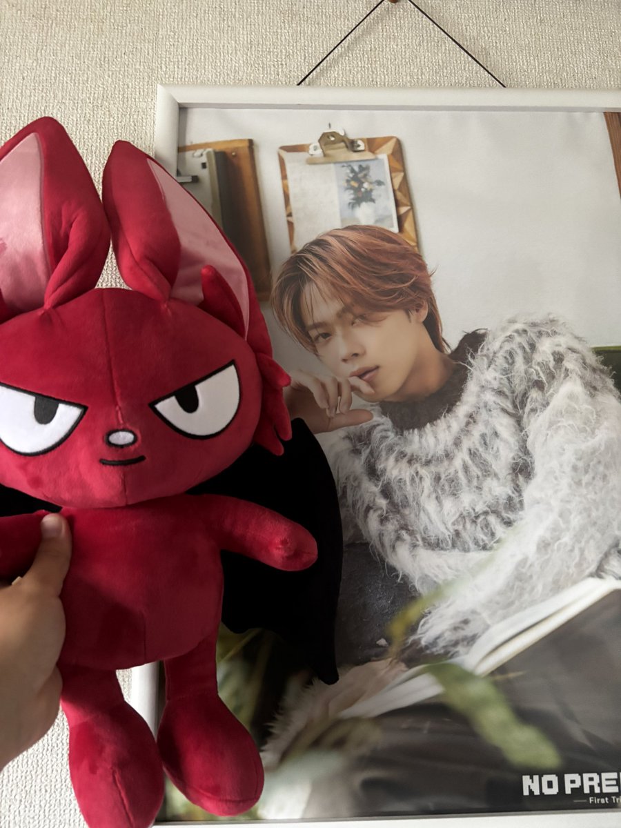 MWPBehxLk5UyTc7's tweet photo. やっと届いた〜✨️
思ったよりデカくてびっくり😅
でも、可愛い😍
#コムドット #BB5
@comyamato0515 https://t.co/A4kX8DYUlU
