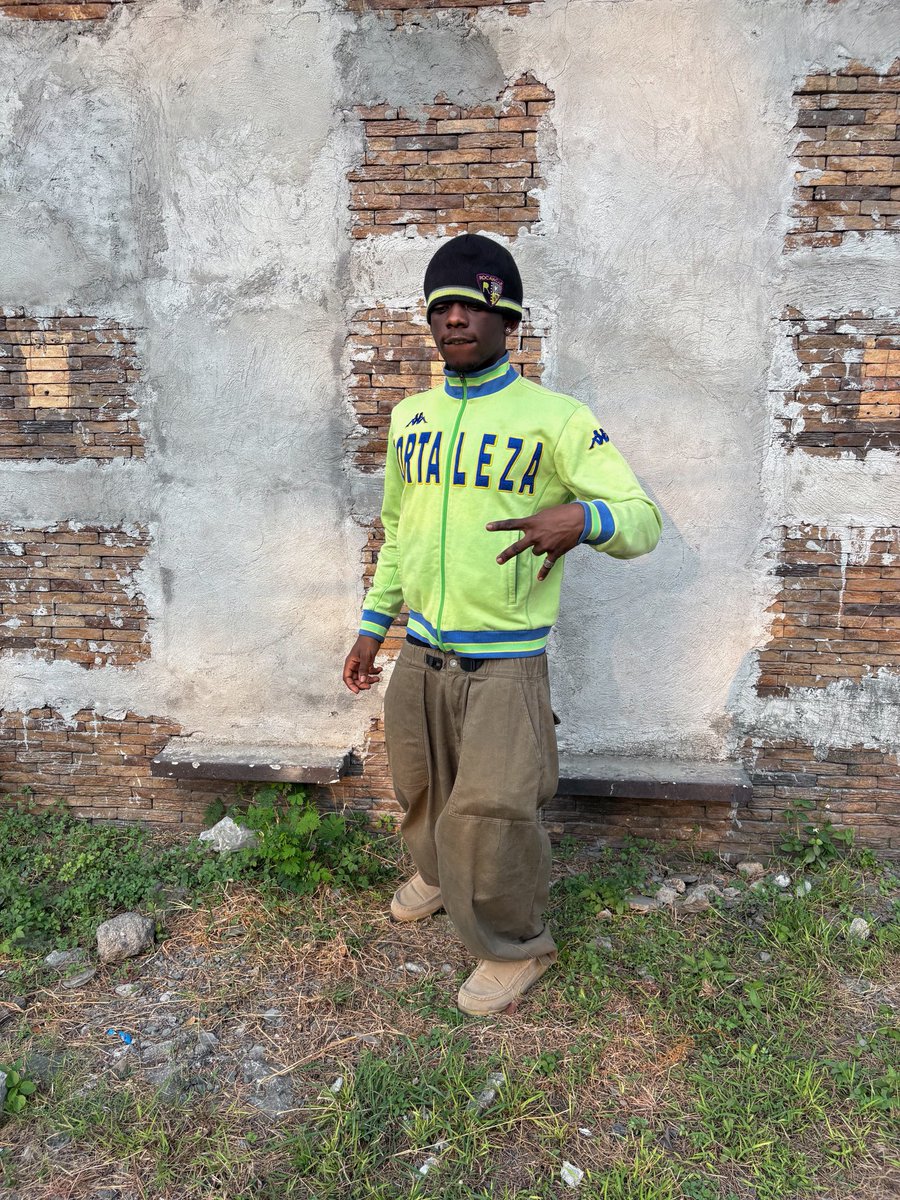 jackonomentry's tweet photo. Me I don pass that stage wey i no go show you say I sabi swag https://t.co/GdmBd09Fug