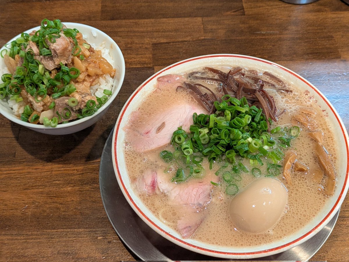 _be_sheep_'s tweet photo. 6/6
豚骨ラーメン　開王

特製ラーメン
輝道家直伝アブライス

バカ美味い
スープの味の奥行きが凄い
麺も極細じゃない自家製麺でよい
ニンニク絞ったら優勝した
アブライスにニンニク入りスープをかけたら罪深きウマさ
実はメンマもかなり出来る子だった
次回は皿豚骨を食べますかね https://t.co/Is6X5vGlNY