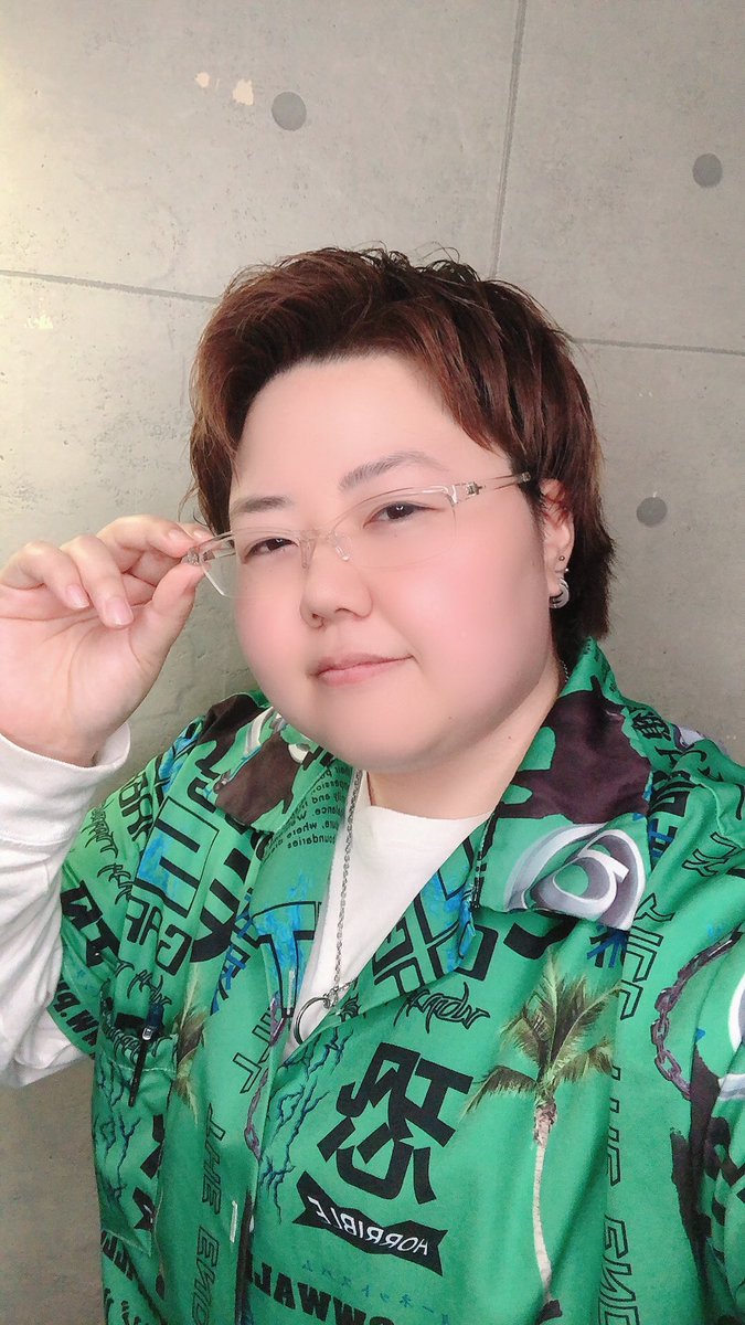 mDodd_tousuke's tweet photo. オープンしてます！
私服デー‼️

#男装　#男装BAR #mD #コンカフェ
#エムディーオッド https://t.co/XjNrtTaPwB
