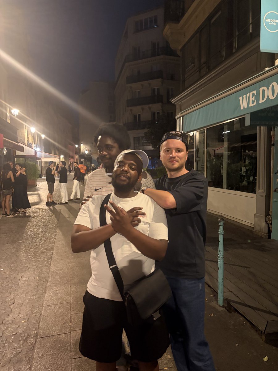 prettyApe's tweet photo. Whisper my name and don't say it too loud
'Cause you gotta come here and you know I pop out https://t.co/UflQvfPu6P