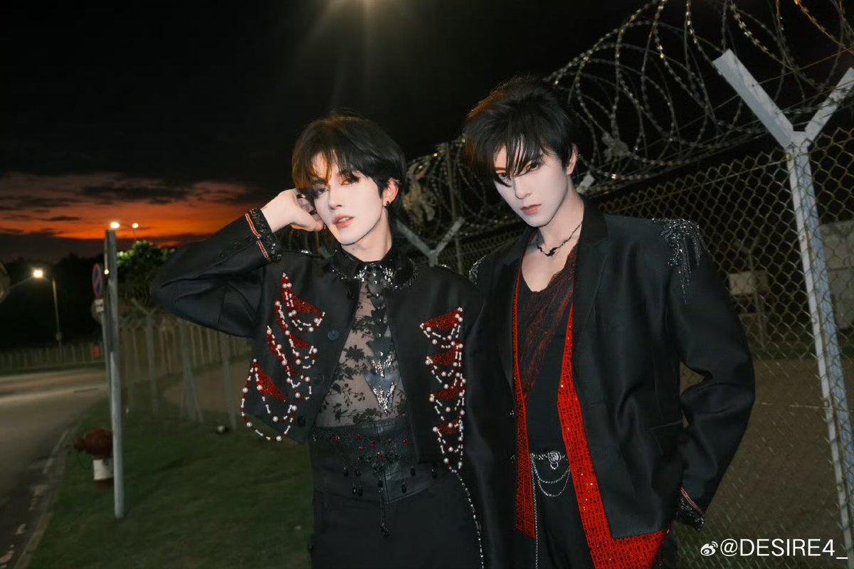 Cha_DNJA's tweet photo. ซิงชิวหล่อมากกก ฮอตสุดๆเลยล่ะ

DESIRE4 ETERNAL STAGE
#DESIRE4TEBinHongKong https://t.co/H9rliS8Fnm