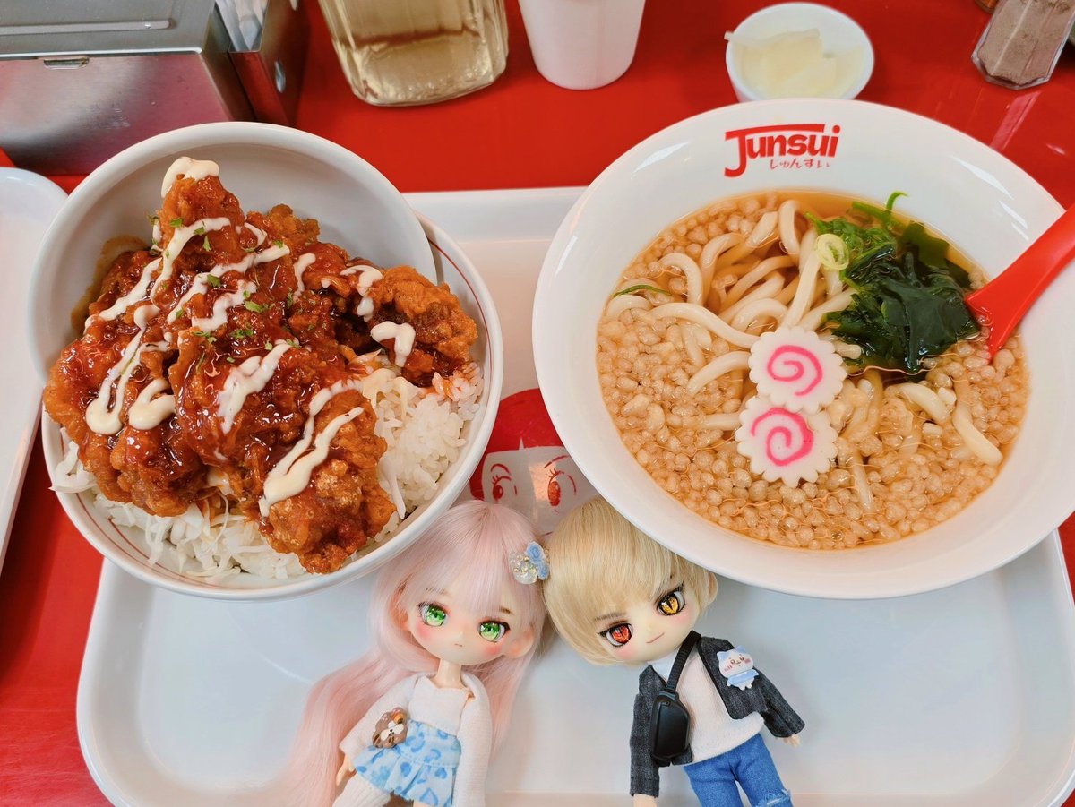 Citrus_Ber's tweet photo. 비주얼이 엄청난 치킨 덮밥🍗🍚

#솜뭉치샵 #멍틀리에 #소람님
#내손안의작은친구 https://t.co/k1UBvsbqLh