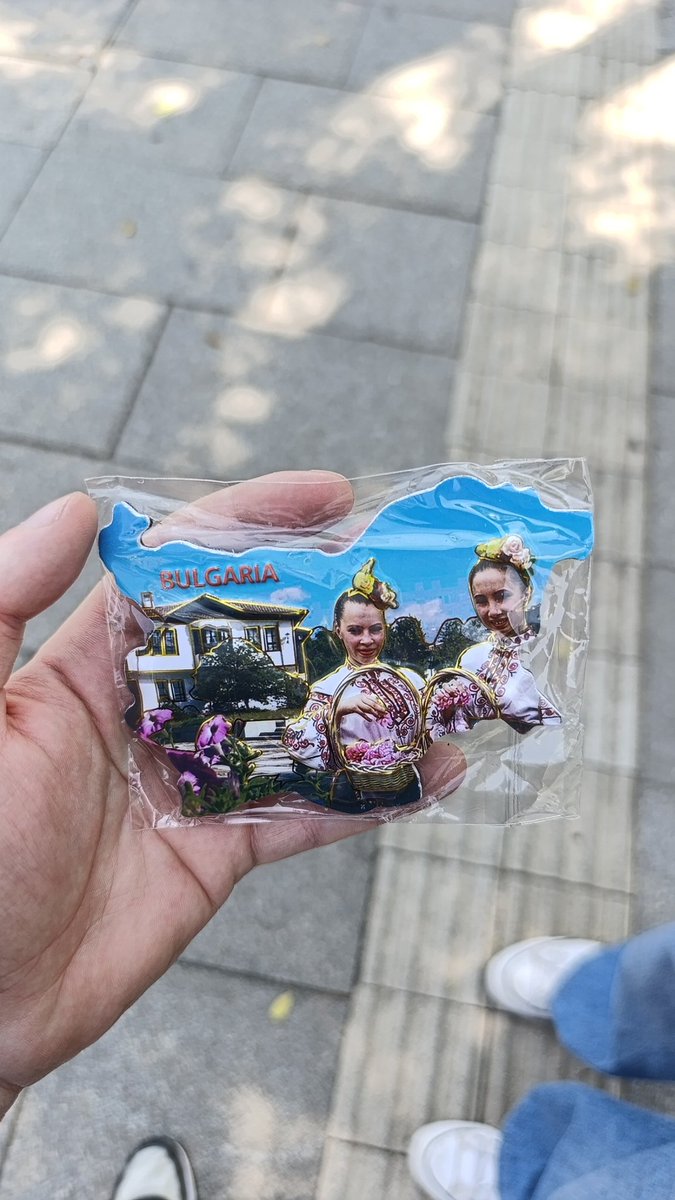 Muchamiel_'s tweet photo. En Italia empecé una colección increíble que os recomiendo hacer.
Comprarle a vuestra abuela los imanes más feos que veáis
Le acabo de comprar este, está en 3d las caras y en persona es aún más feo https://t.co/wTaXXL1T0x