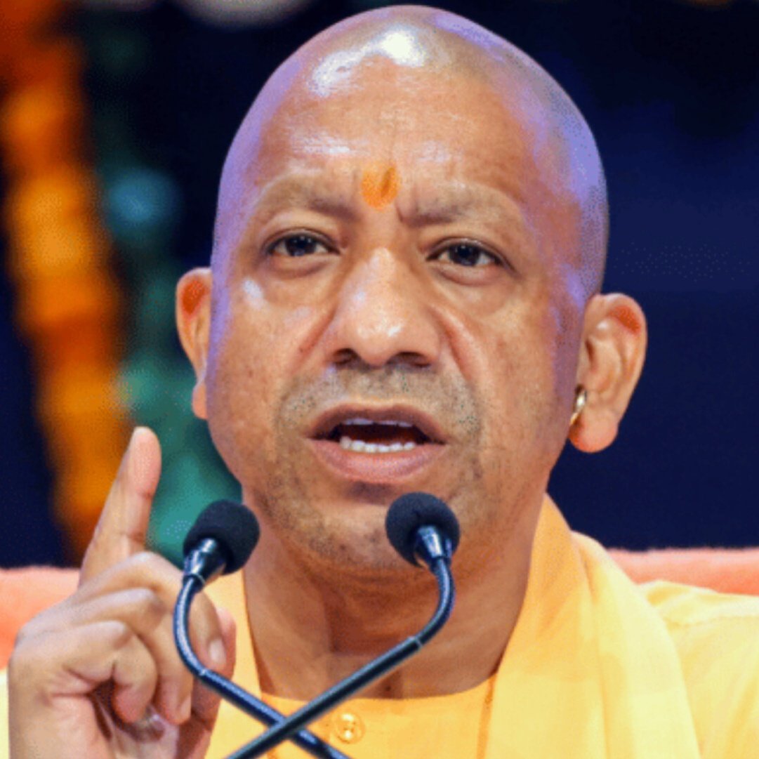 SurajKrBauddh's tweet photo. यूपी पुलिस शर्म करो।

आज इलाहाबाद हाईकोर्ट ने अपने एक आदेश में उत्तर प्रदेश पुलिस अधिकारियों पर कड़ी फटकार लगाई और कहा;

"राज्य के प्रशासनिक अधिकारी संविधान के प्रति वफादार नहीं हैं। वे राजनीतिक आकाओं को खुश करने के हिसाब से काम करते हैं। कोर्ट के आदेश का भी पालन नहीं करते हैं।" https://t.co/wvbx3kbSxH