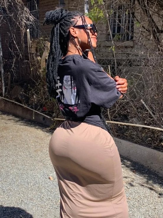 Gazerr67's tweet photo. Her back side is >>>> ☺️ https://t.co/Ou6xlu7dHp
