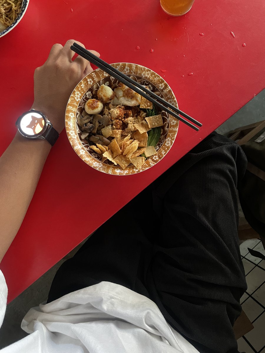sampingfore's tweet photo. 2 foto makanan terakhir, kalau foto kopi banyak https://t.co/HDOxNjo63Y