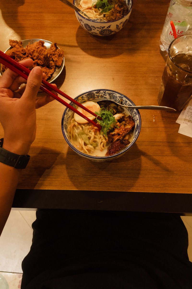 sampingfore's tweet photo. 2 foto makanan terakhir, kalau foto kopi banyak https://t.co/HDOxNjo63Y