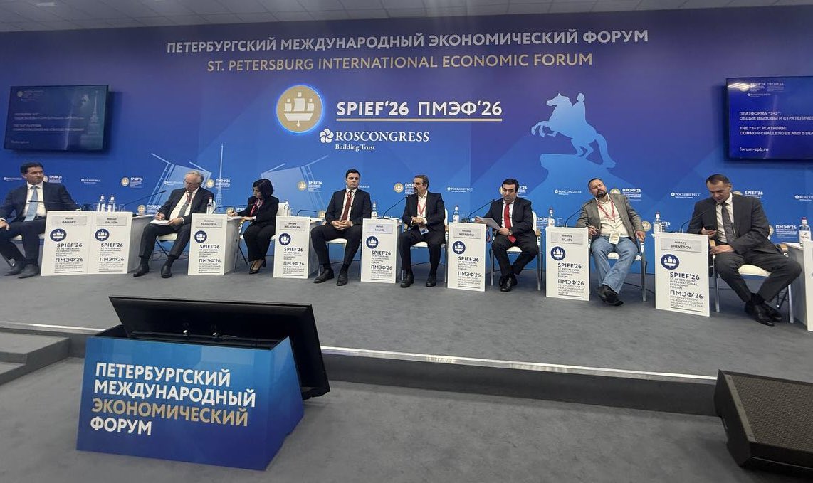IRASINSTITUTE's tweet photo. دکتر مهدی سنایی استاد دانشگاه تهران و رییس موسسه ایراس به دعوت دستیار رئیس جمهور روسیه در مجمع بزرگ اقتصادی سالانه سنت پترزبورگ ۲۰۲۶ شرکت نمود. وی در نشستی با حضور معاون وزیر خارجه روسیه از سوی انیستیتو پریماکوف با موضوع: ۳+۳: چالش‌های مشترک و مشارکت راهبردی، سخنرانی کرد. https://t.co/rQvwZzQEwL