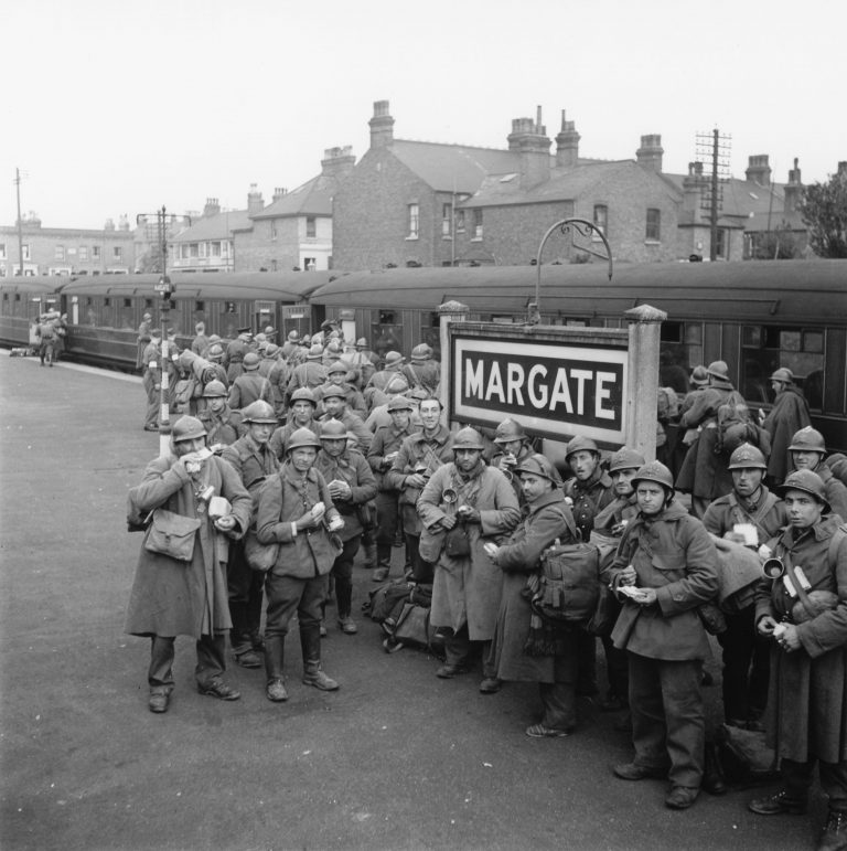networkrail's tweet photo. This D-Day we commemorate all those who served during WWII.🎖

🎞 The railway played a crucial role in supporting the war effort - and the preparations for the Allied invasion of Normandy:

👉 https://t.co/dT9KWTix7Y

#DDay #WWII https://t.co/M62YmCZ3qI