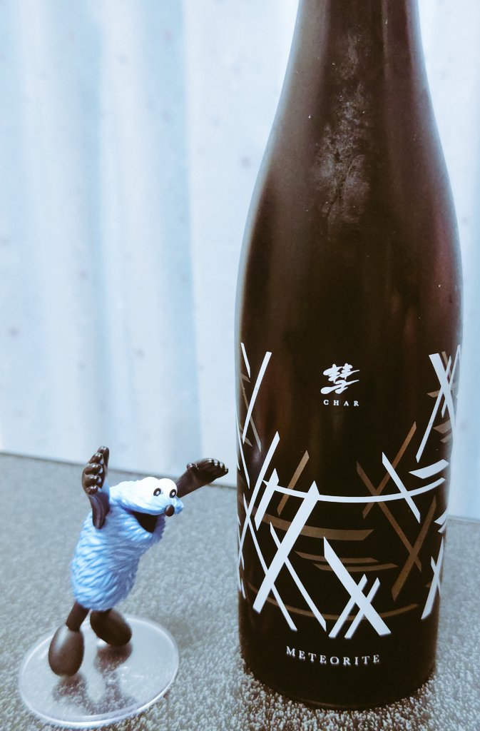 86chikanya's tweet photo. パパお誕生日おめでとう〜🎉
馬刺し＆お刺身欲張りセット✨️
前回ヒットしたシャア(彗)のメテオライトを添えて…ﾜｧ~✨️✨️✨️ https://t.co/WcYqRBp4Rr