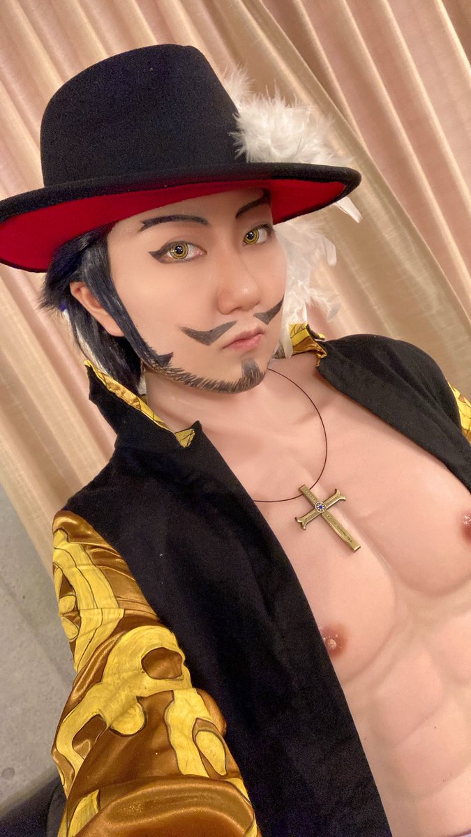 nibi9696's tweet photo. 今日のおそくほー！！
久しぶりに🦅コスしたー！！
✝️ギルド揃って楽しかった☺️

#OP感謝祭0606 https://t.co/eL80OyIJ7Z