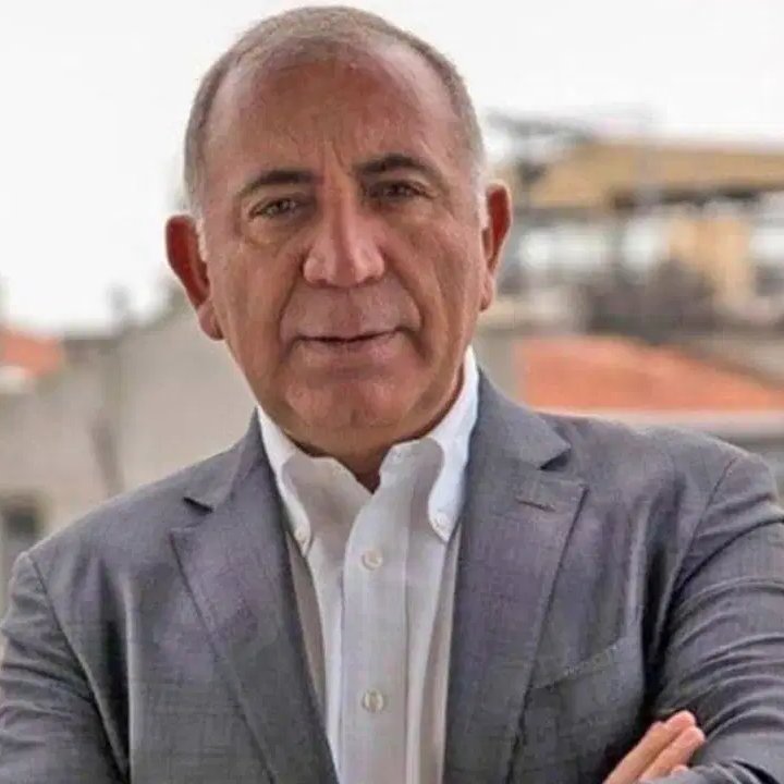 etkilihaberyeni's tweet photo. Gürsel Tekin:

"Kılıçdaroğlu sokağa çıktığında CHP'liler bağrına basar.

Ne yaptı Kılıçdaroğlu? Yüz kızartıcı bir şey mi yaptı?" https://t.co/bJiHj3imZ7